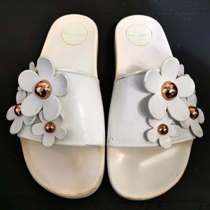 Marc Jacobs White Daisy aqua slides